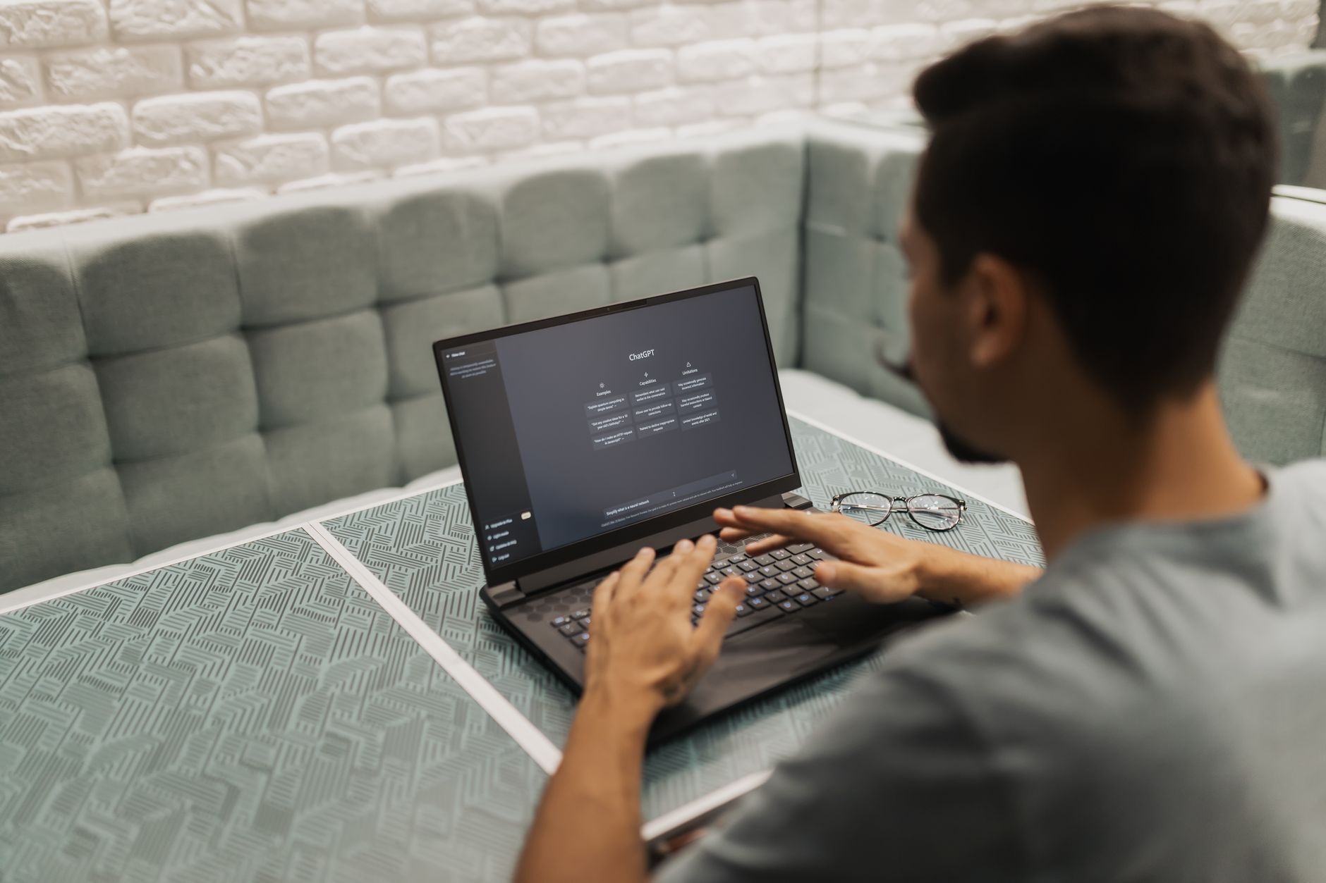 Midjourney vs DALL-E and Alternatives: Subscription Value Compared